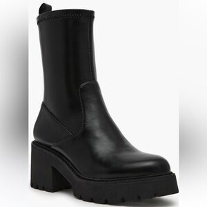 Gorgeous Chelsea Boots by DV